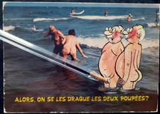 série NATURISTE _ ALEXANDRE _ on drague les 2 poupées _ Erotique _ fesses nues