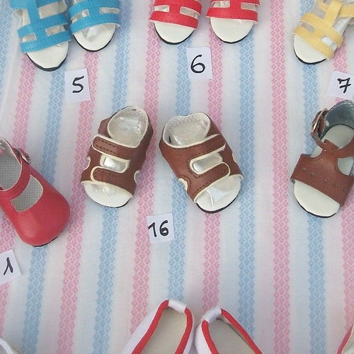 Paire chaussure sandale - chaussure,