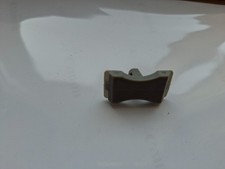 Agrafe baguette bas de caisse Peugeot 204/304 coupé/Cabriolet - Réf 856509