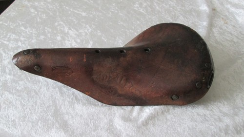 Trés rare ancienne selle - , de