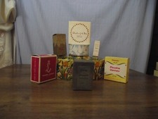 Lot de 7 boites de produits de beauté vintage