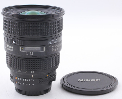 Objectif zoom grand angle