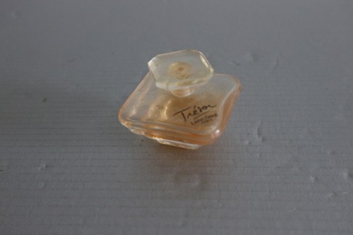 Flacon eau parfum miniature - eau,