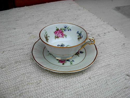 Tasse café ancienne signé - à,
