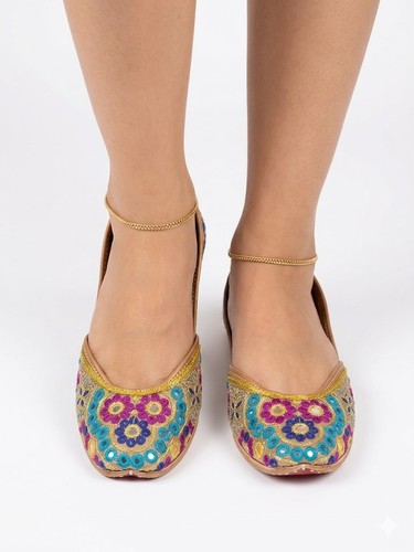 Chaussures plates indiennes