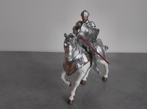 Papo 2002 chevalier - +, destrier