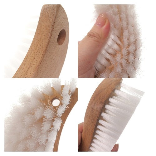 Brosse manche bois - , daim