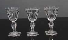 3 anciens verres   en cristal