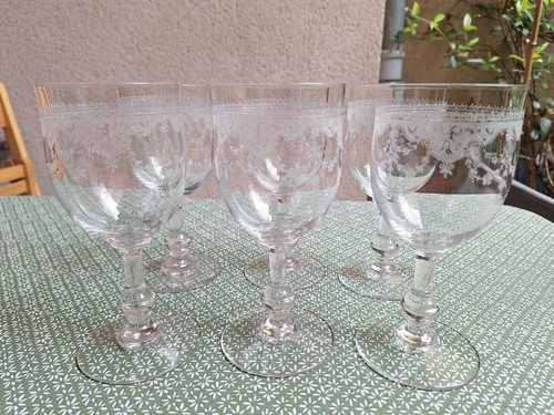 Grands verres pied - 6,