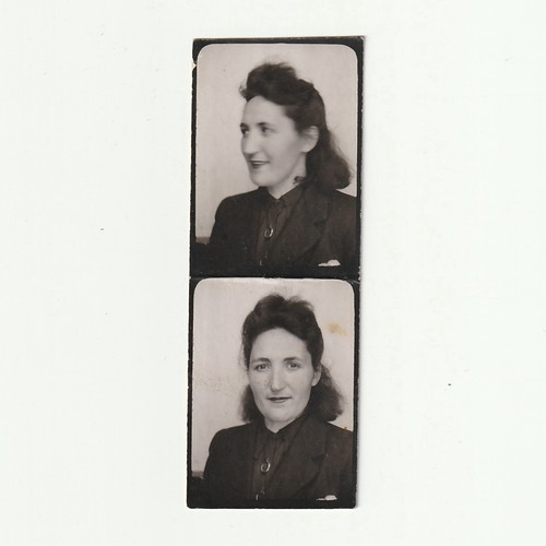 Photomaton femme souriante - -,