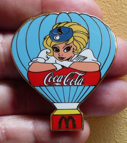 Rare grand pin natacha coca - grand, pin's