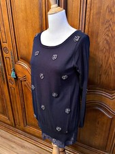 Magnifique pull tunique marine orné de dentelle et de perles marque Luckylu