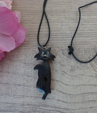 Collier pendentif chat en bois