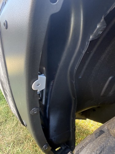 Clips fixation aile nissan - clips,