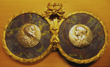 RELIQUAIRE ancien MEDAILLONS