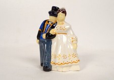 2 personnages bretons couple mariés noce faïence Quimper Henriot Sévellec