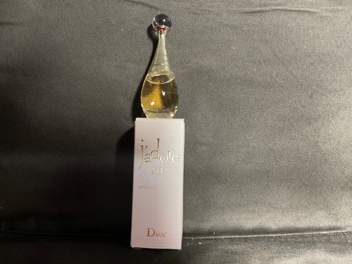 Dior adore l - “j’,