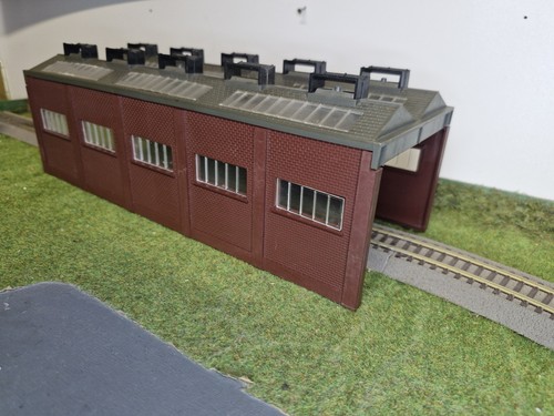 Maquette hangar locomotives - hangar, a