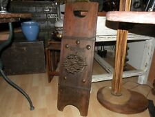 ART POPULAIRE ANCIENNE PLANCHE AVEC PEIGNE, À CARDER FIN XVIII eme