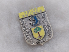 Un Insigne " Police Nationale VIENNE " Obsolète.