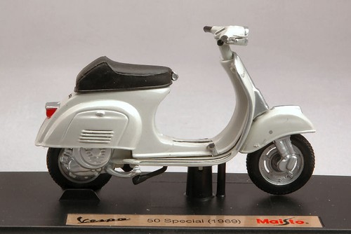 Miniature vespa auto 18 - miniature, 1:18