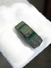 Véhicule miniature ancien