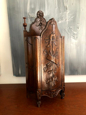 JOLIE FARINIÈRE PROVENÇALE, DE STYLE LOUIS XV EN NOYER SCULPTÉ, PIEDS ESCARGOT