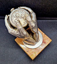 Dlg Yves Lohé - Sculpture bronze argenté mains chronomètre - course auto rétro