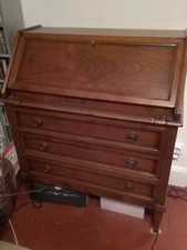 Secrétaire dos d'âne style