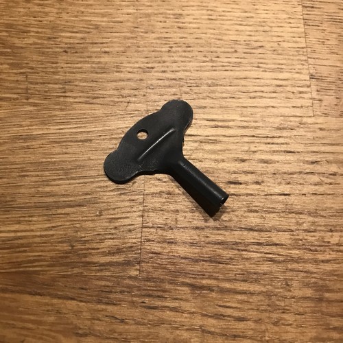 Clef pour jouets tôle cr - en,
