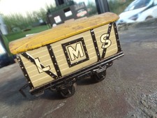 Hornby , Bing Rare wagon couvert du LMS complet 2 essieux roues tôle
