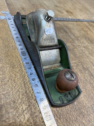 Old tool plane outil - 42,