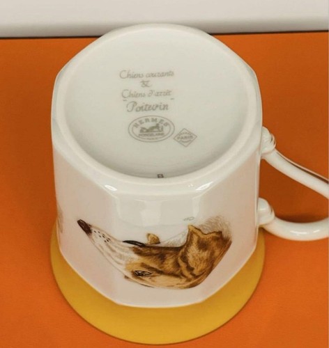 Ensemble tasse soucoupe - tasse, et