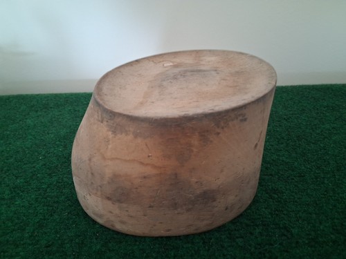 Ancienne forme chapeau en - forme, à