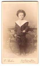 Photo E. Bichon, Paris, 48, Reu Vivienne, Portrait de kleiner Junge im Matrosen 