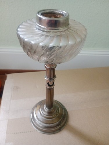 Lampe applique à pétrole - &,