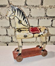 ANCIEN JOUET CHEVAL EN BOIS SUR ROULETTES   1900