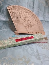 ancien éventail en bambou
