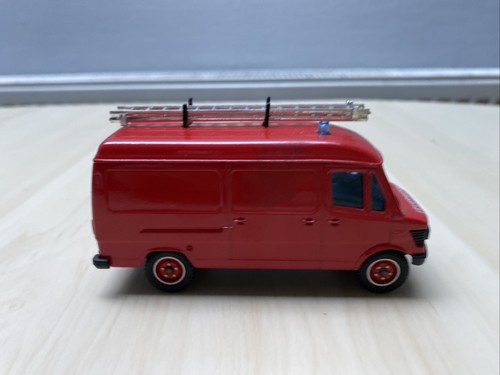 Mercedes 407 pompiers solido - mercedes,