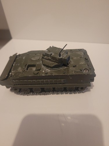 Véhicule militaire miniature
