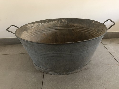 Ancienne grande bassine - bassine, en