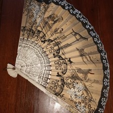 Bel éventail années 30 en bois et papier peint marqué Hommage du Koto