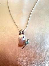 Collier perle naturelle baroque – Petit magicien féérique avec bâton magique