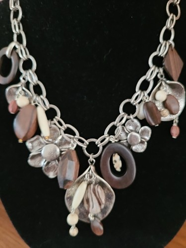 Collier avec pampilles bois - avec,