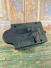 Grande serrure XVIIIe de château en Bourgogne – Ferronnerie d’art ancienne