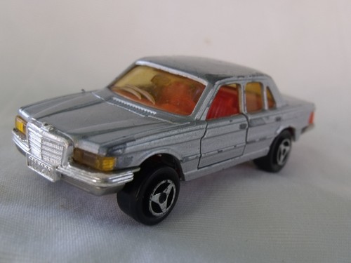 Ref 60 majorette - -,