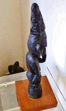 ANCIENNE FIGURE D'ANCETRE ANTHROPOMORPHE SEPIK NOUVELLE GUINEE AVEC BEC D'OISEAU