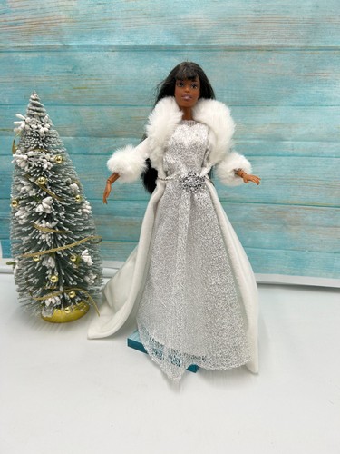 Barbie porte tenues de - aa,