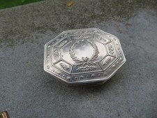 ancienne boite à décor de courone de laurier en argent massif 55 gr