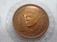 médaille bronze général De Gaulle signé j Mauviel